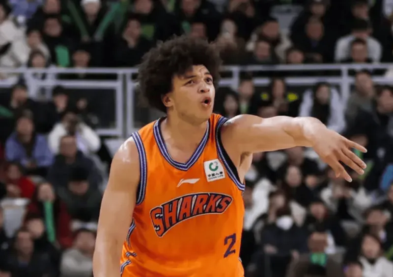 欧博官网-全面！洛夫顿全场19中12，砍下31分7篮板11助攻1抢断1盖帽